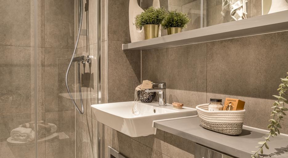 En suite A08 Sink
