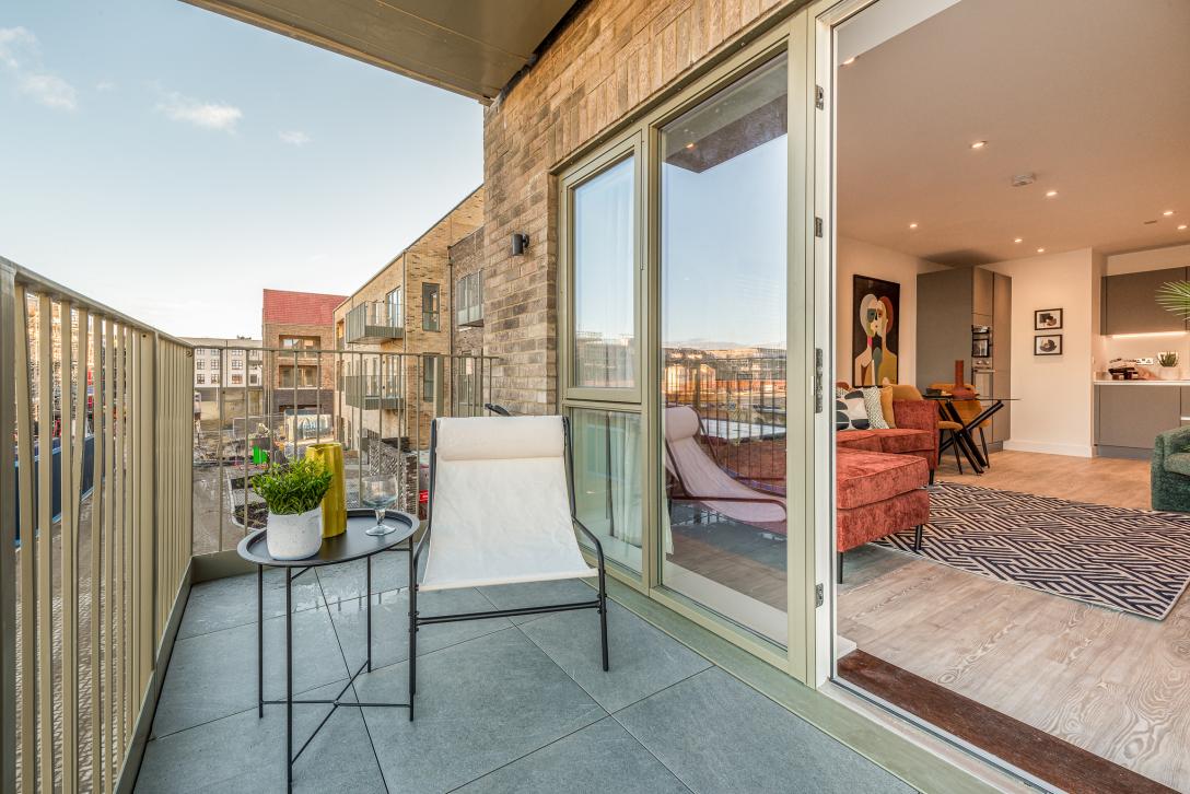Plot A12 - Balcony - The Franklin Building