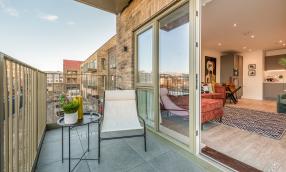 Plot A12 - Balcony - The Franklin Building