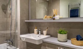 Marleigh Park, Number 412 Bathroom features